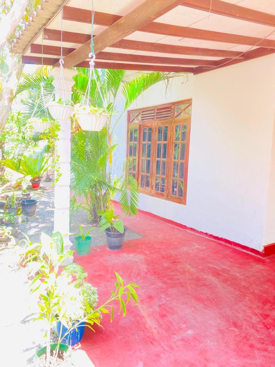 Pradeep Guest House Mirissa Exterior foto